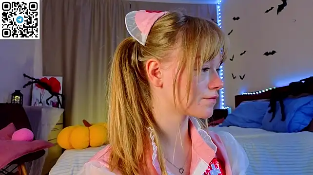 MatthewHoffis - I tease slowly with my panties