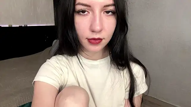 Inessa_Nessa - squeeze boobs