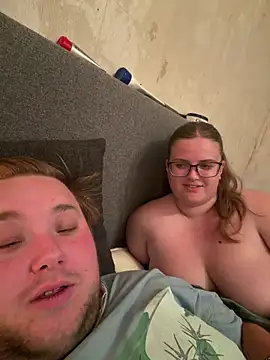 CurvyPaar2 - Bauch zeigen & 5 Bilder