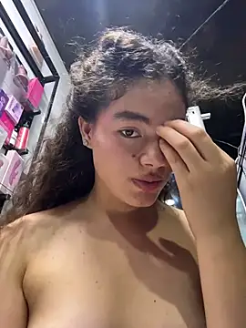 Ariferrero - 10 hard spanks in the store