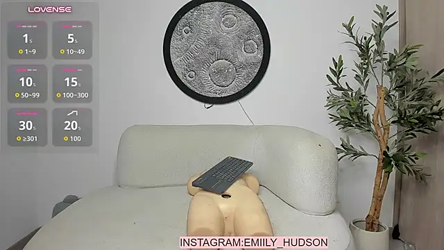 Emily_huddson_ - hi
