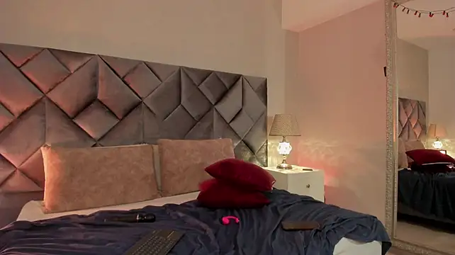 Leizathompson - Play fingers pussy