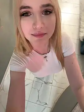 CocosikRay - take off my T-shirt + squeeze my tits