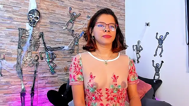 Nath_redrex - show boobs + nipple play