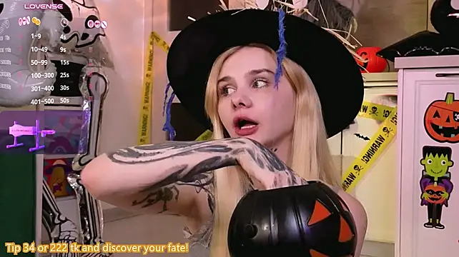 Britney_Lynch - finger play with pussy