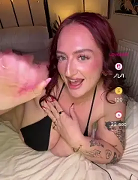 TaliaMommyMelons - Shake & play with boobs (3 min)