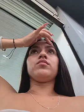 DulceCaroX - Squirt standing in public