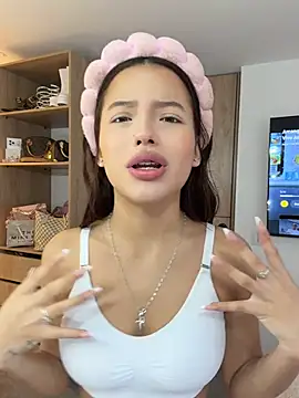 Sofia18_pinkk - Show nipples 🍒