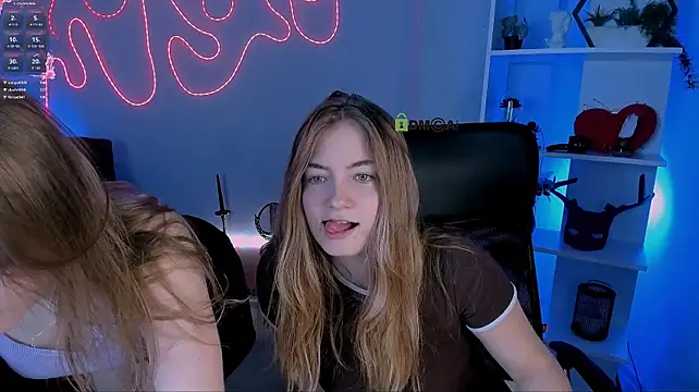 Veronica_bubble - flash boobs