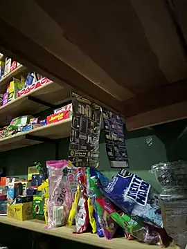 Lannabellx - Play with my boobs in the market 🤫