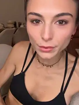 SophiiaStarr - Go doggy and show feet 🥵