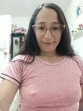 Emilypoppy3 - Riding a big toy