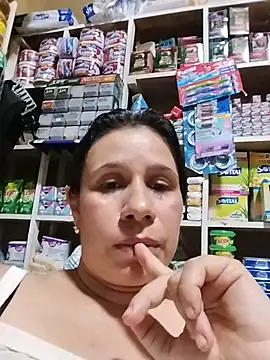 MIA-LARIOS - Mostrar culo abierto ♥️