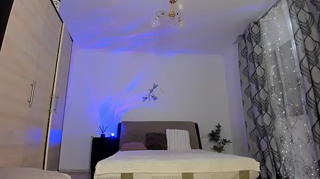 PlayfulDaisy - Oil ass and twerk🥵