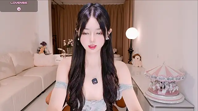 Honey113 - 乳环＋m腿