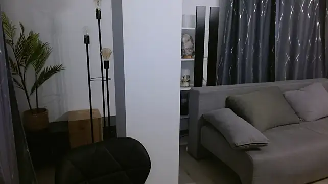 Chloeelle - naked striptease
