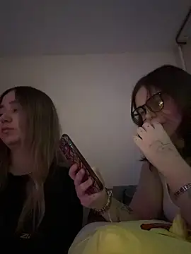 HotQueenDaphne - Kate takes off Daphne’s panties