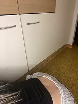 MinnieMausi - flash ass in doggy 🤍