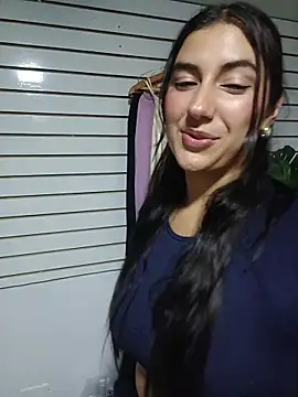 ViolettaWalton1 - Toma agua viole 😏😈💜