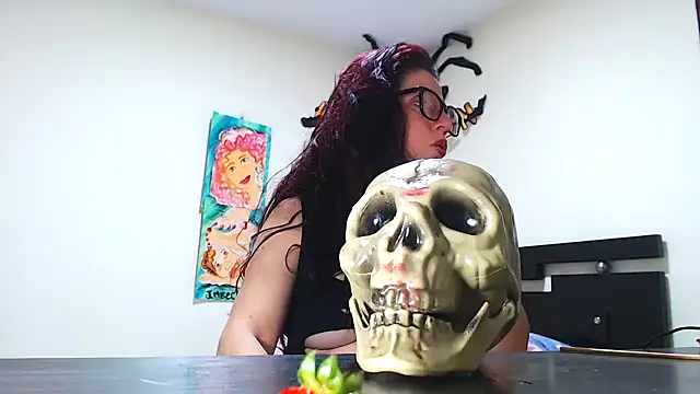 Alicia_inblack - lick my creamy feet