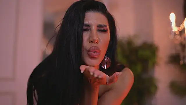 Gallienne_Gold - First orgasm of the night😈