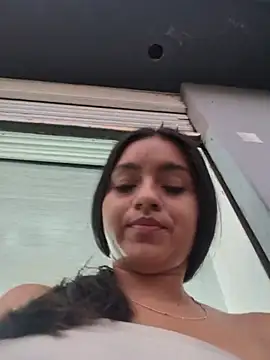 DulceCaroX - Squirt standing in public
