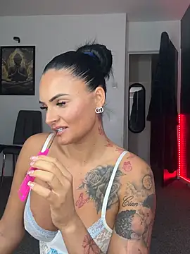 Destinylovex - Last tipper wins truth or dare