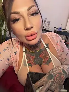 Krysstal003 - SQUIRT show+vid last tipper