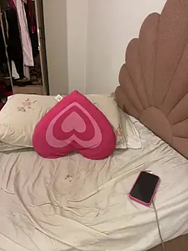 Nissrinee - اجلخ كسي cumming 🥵🥵🥵