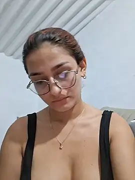 Ary-18 - doggy + 2 finger in ass