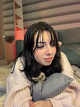 Dani-nari - take off my skirt and spread your legs