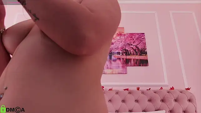 LanaKream - Close-up pussy play, wet show!
