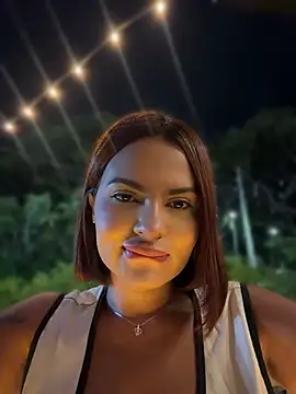 Irina_Velvett - Pussy play in públic 😈💦🥴