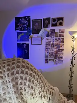 Nicole_matt - raise the top halfway