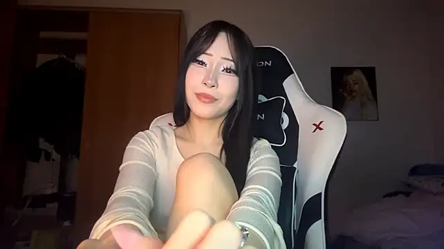 SinaDrenning - Squeeze my boobs