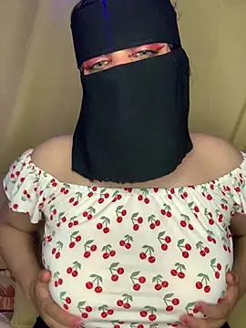 Loly- - زيت علي طيازي 🍒💋❤️