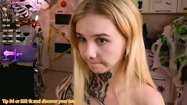 Britney_Lynch - finger play with pussy