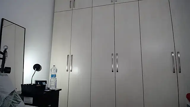 Miki87 - PLAY PUSSY