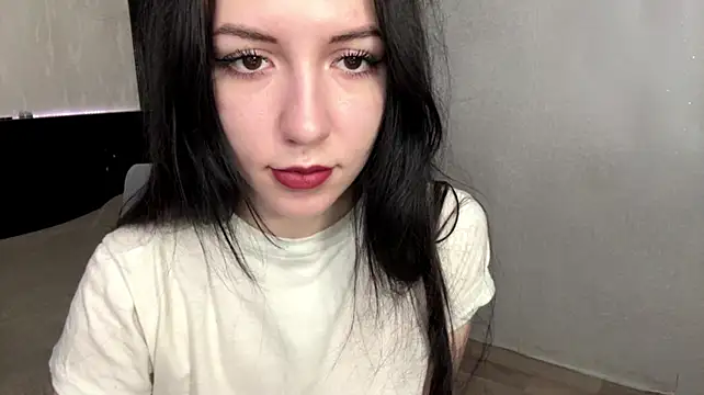 Inessa_Nessa - squeeze boobs