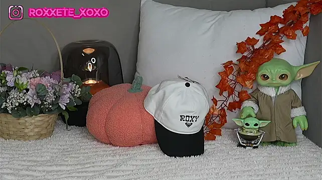 ShineRox - rub kitty gently w/ domi in panty