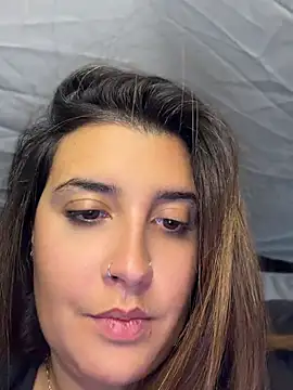 Novababy18 - Squirt in tenda aperta