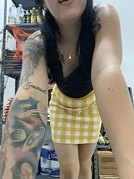 Victoria_Rosess - Flash ass + spank hard
