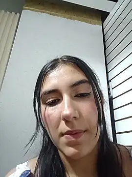ViolettaWalton1 - Toma agua viole 😏😈💜