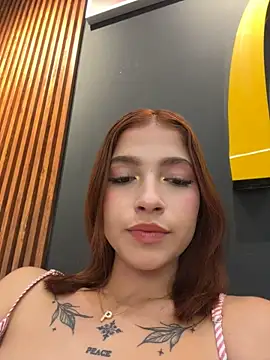 Sophie_valencia - RUB HOLEASS IN PUBLIC + FUCK PUSSY +CUM
