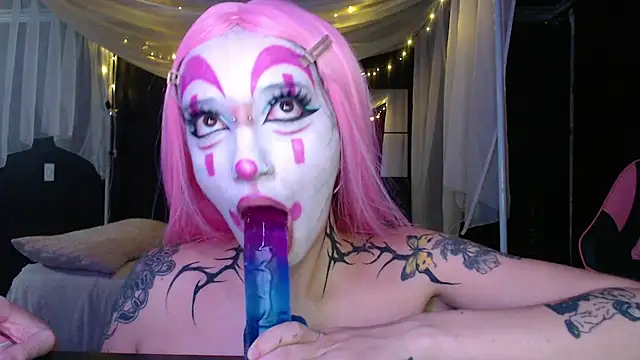 Eloise-brown - Destroy makeup with saliva