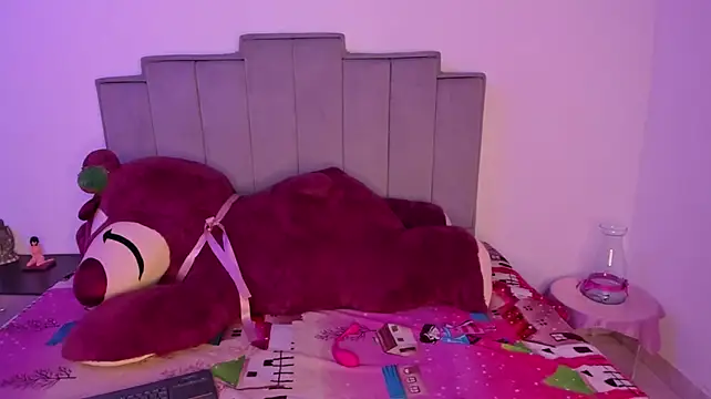 Chloe_watson_ - plug and oil on my body