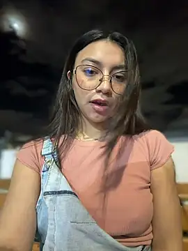 CocoaGigiMuse - PLUG ANAL😳