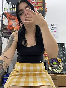 Victoria_Rosess - Flash ass + spank hard