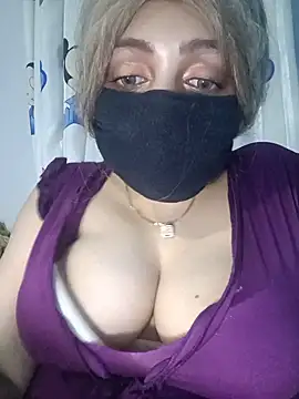 Loolly - Oil on boobsافرك بزازي با لزيت