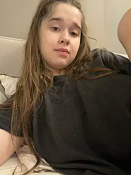 HornyGirlH - SHOW PUSSY